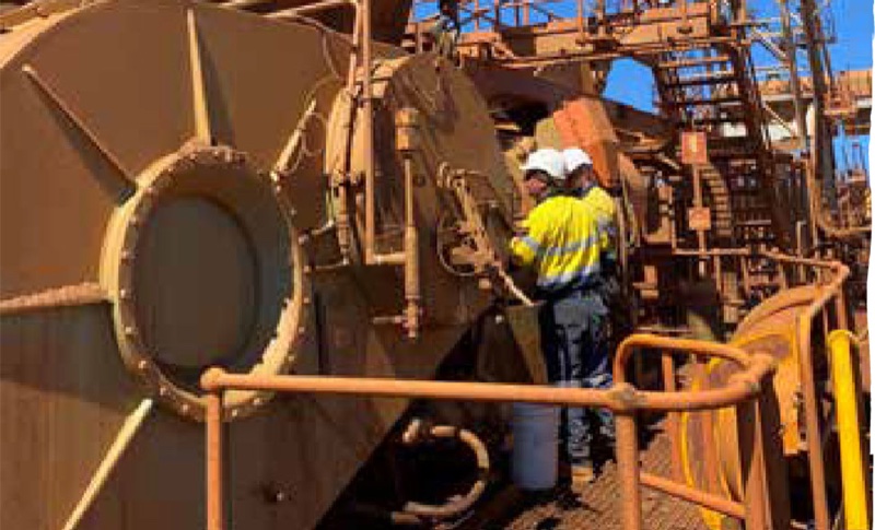 Marnan Group tradesperson in PPE working on fixed plant equipment